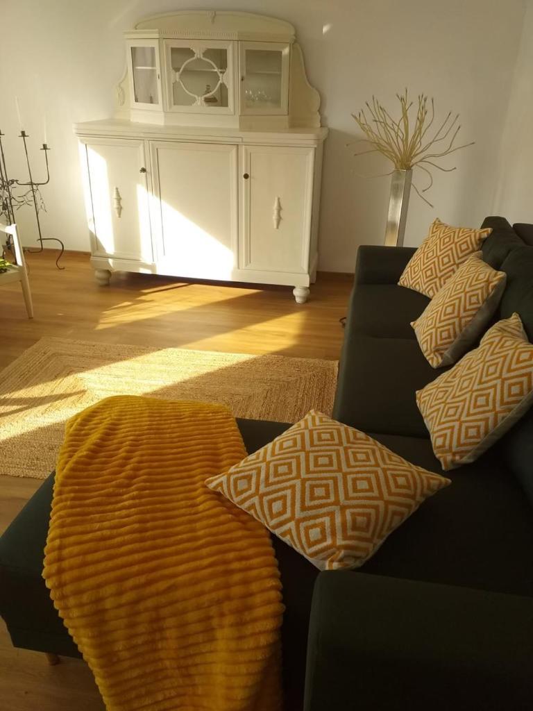 Apartment Helle 4 Zkb Mit Balkon In *